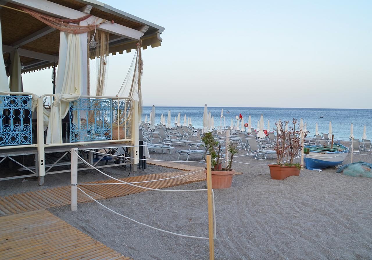 Residence Letojanni Taormina Екстер'єр фото